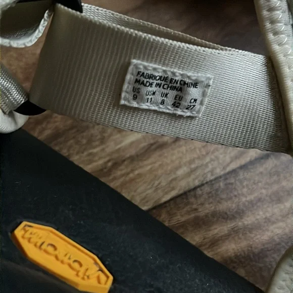 A.P.C. X Suicoke Men Sandals - Picture 6 of 6